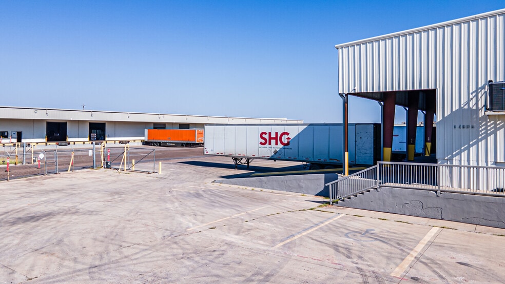 13806 N Unitec Dr, Laredo, TX for lease - Building Photo - Image 2 of 4