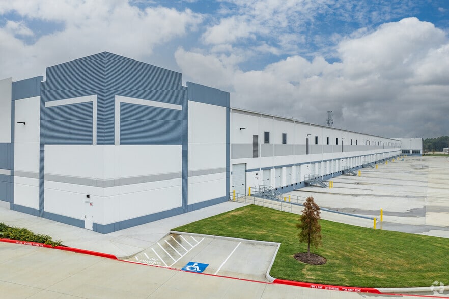 5814 N Highway 146, Baytown, TX for lease - Building Photo - Image 3 of 24