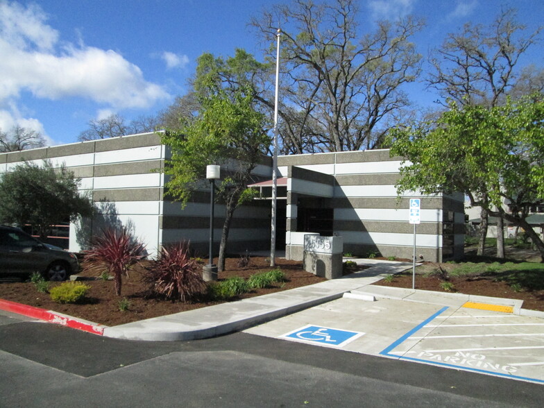 5355 Skylane Blvd, Santa Rosa, CA for lease - Building Photo - Image 2 of 9