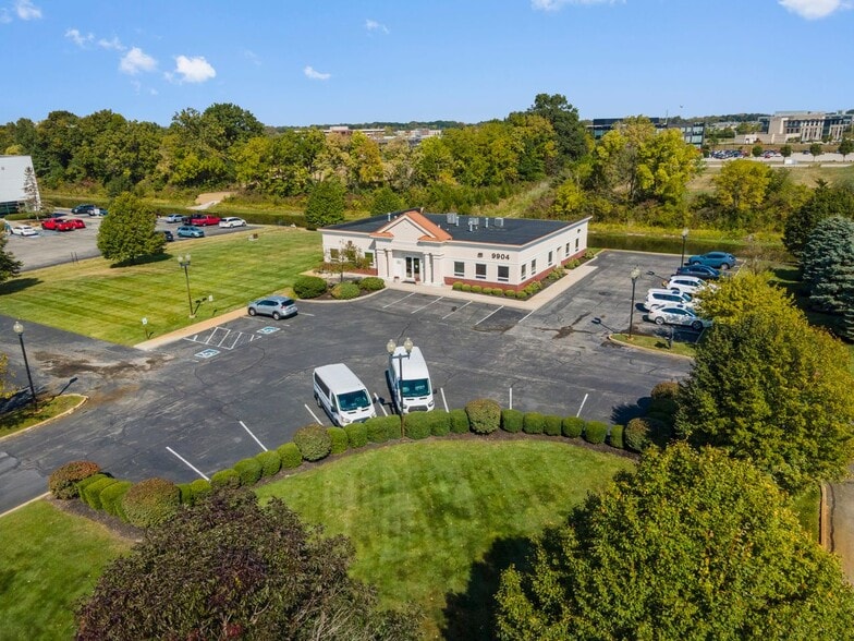 9904 N By Northeast Blvd, Fishers, IN for sale - Primary Photo - Image 1 of 27