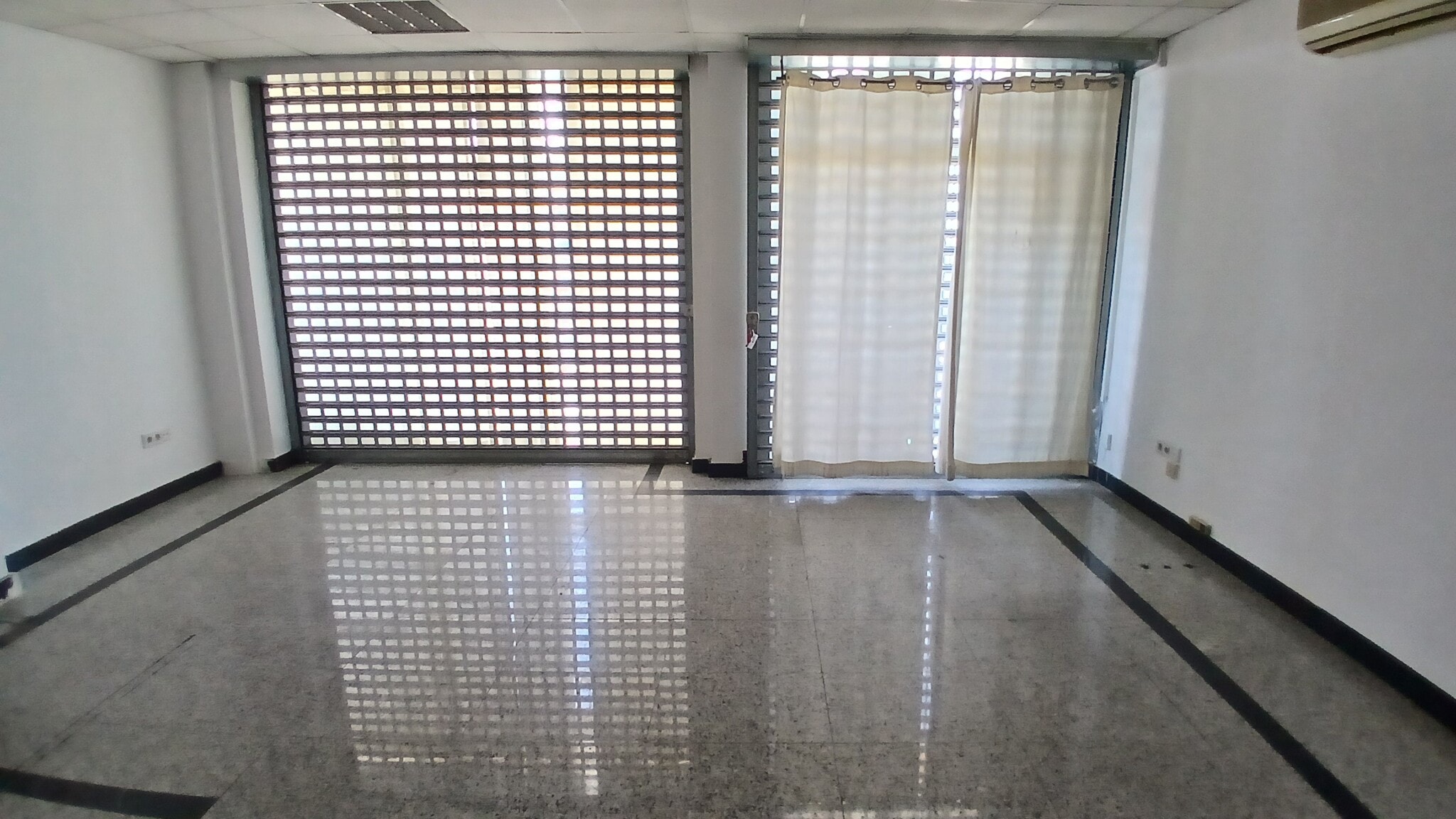 Office in Collado Villalba, Madrid for lease Interior Photo- Image 1 of 5