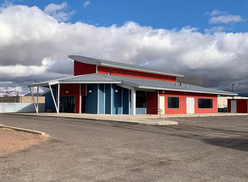 151 S Curtis Ave, Willcox, AZ for sale - Primary Photo - Image 1 of 15