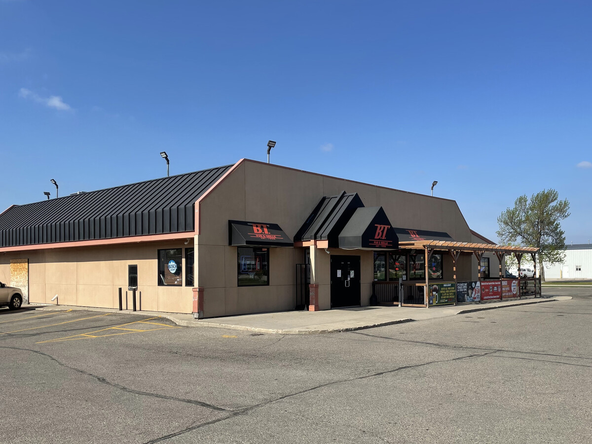 807 Main Ave E, West Fargo, ND 58078 | LoopNet