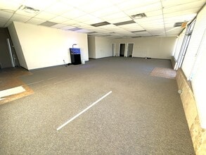5107 N Macarthur Blvd, Oklahoma City, OK for lease Interior Photo- Image 1 of 5