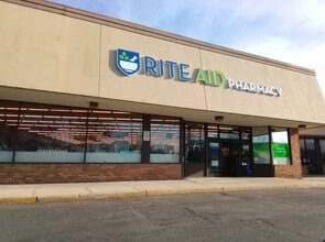 856-994 Middle Country Rd, Middle Island, NY for lease Building Photo- Image 2 of 19