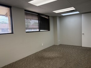 4677 S Lakeshore Dr, Tempe, AZ for lease Interior Photo- Image 2 of 9