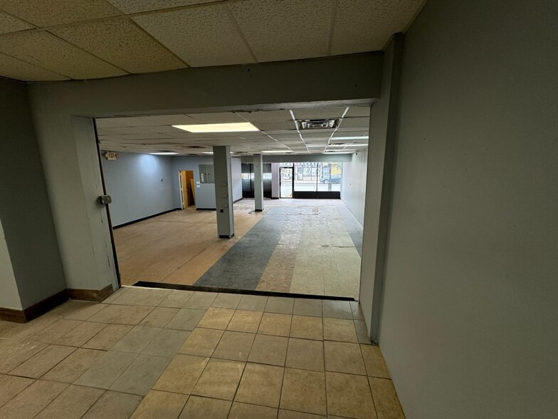 1001-1003 Bergen St, Newark, NJ for lease - Building Photo - Image 3 of 9