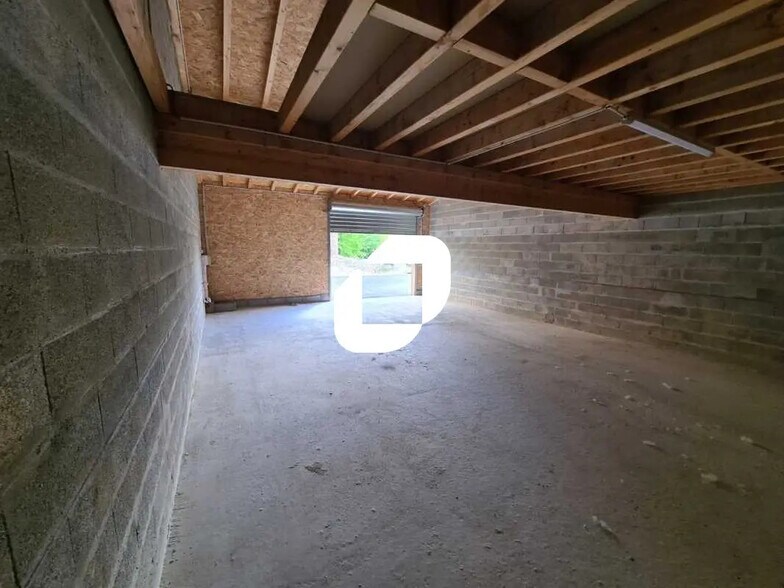 Industrial in Eysines for lease - Interior Photo - Image 1 of 3