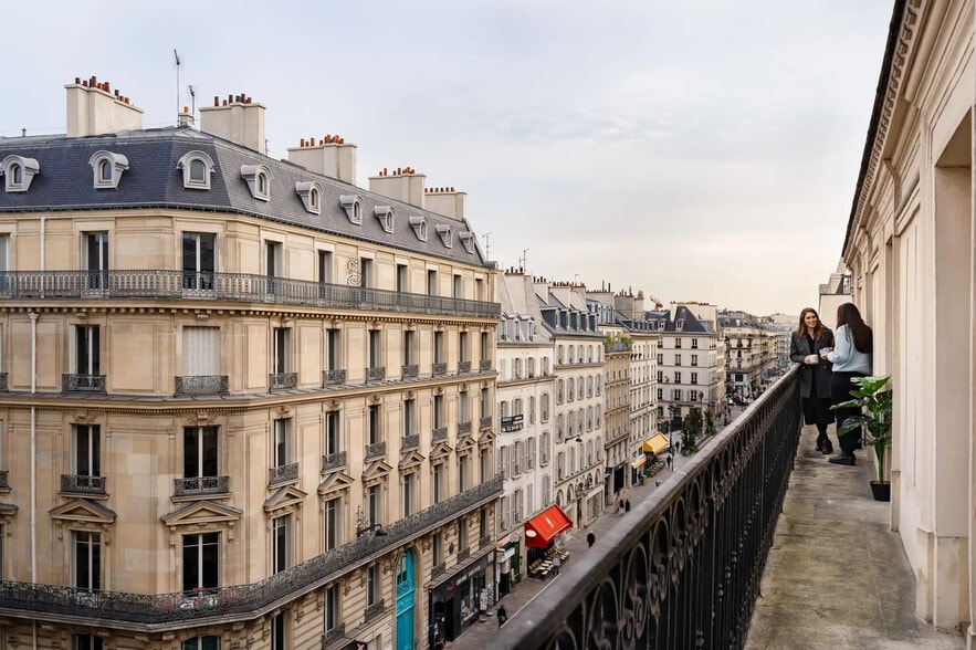 33 Rue De Châteaudun, Paris for lease - Building Photo - Image 1 of 5