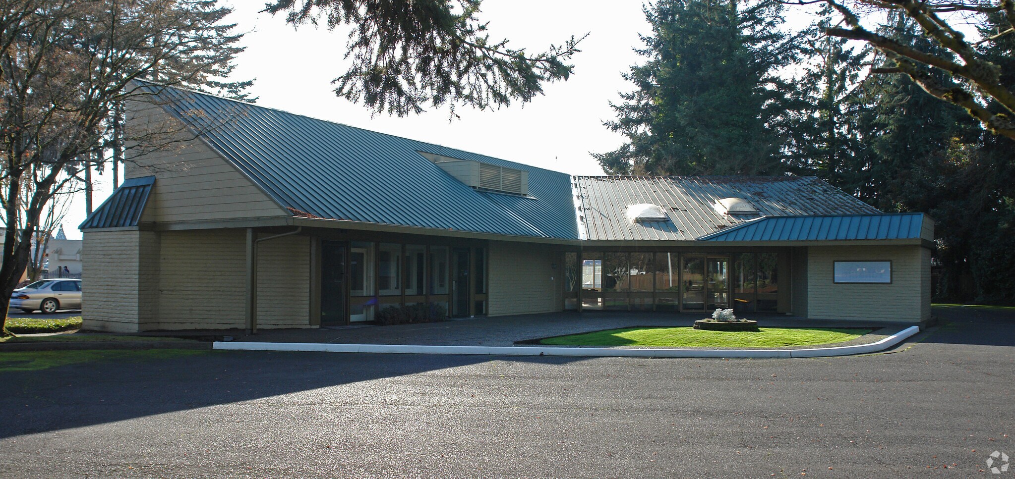 1570 Mohawk Blvd, Springfield, OR for sale Primary Photo- Image 1 of 1