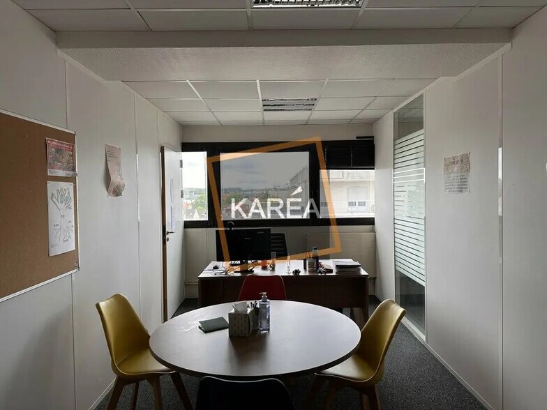 Office in Mareuil-lès-Meaux for sale - Interior Photo - Image 3 of 5