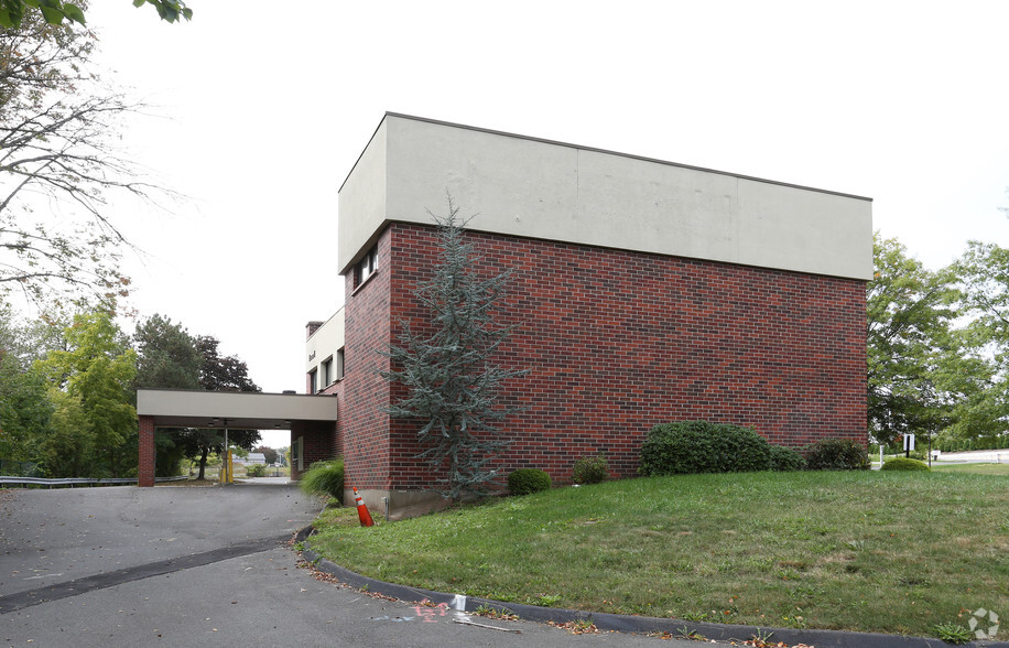 1295 E Main St, Meriden, CT for lease - Building Photo - Image 3 of 5