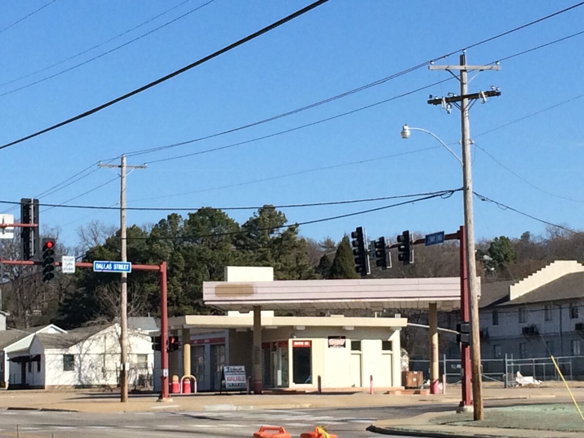 3123 Jenny Lind Rd, Fort Smith, AR 72901