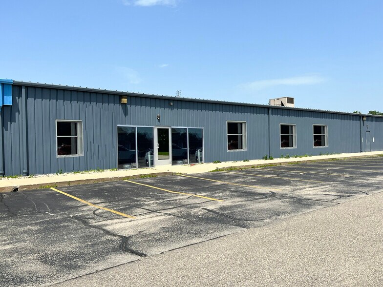 2427 S Stoughton Rd, Madison, WI 53716