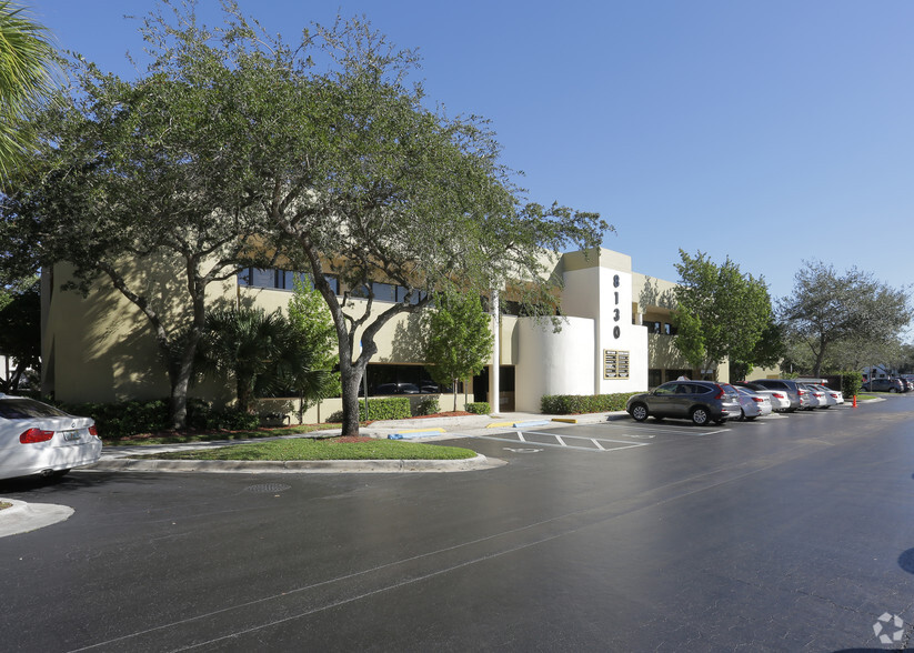 8130 Royal Palm Blvd, Coral Springs, FL for lease - Primary Photo - Image 1 of 7