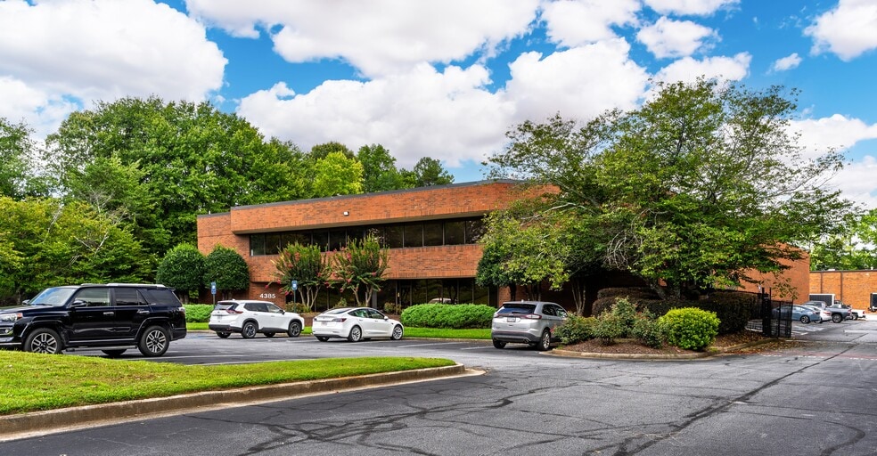 4385 International Blvd, Norcross, GA for sale - Building Photo - Image 1 of 4