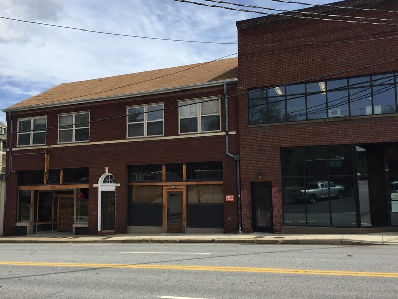 174 Broadway St, Asheville, NC 28801