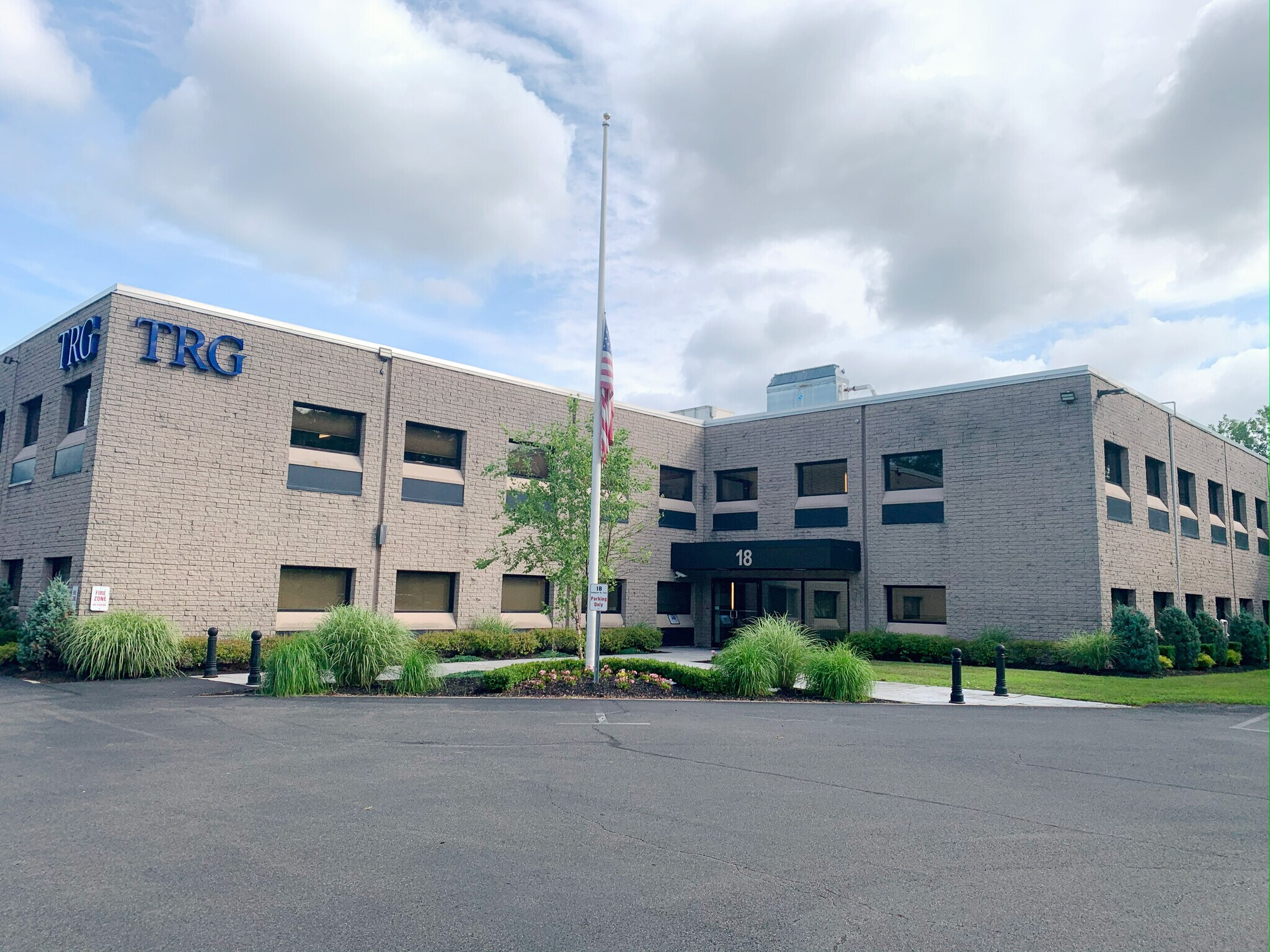 18 Computer Dr E, Albany, NY for lease Building Photo- Image 1 of 6