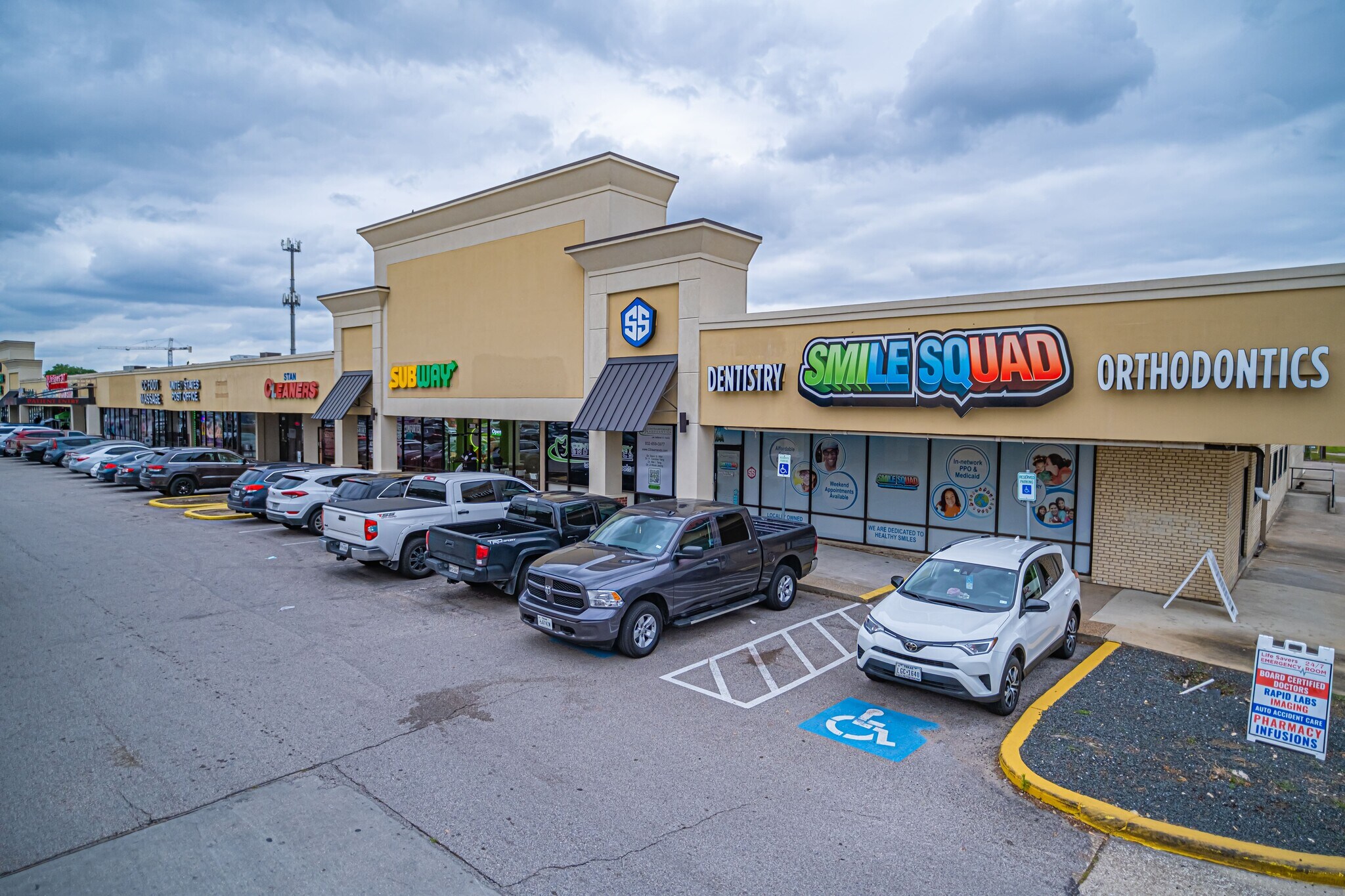 3800 N Shepherd Dr, Houston, TX 77018 Garden Oaks Shopping Center