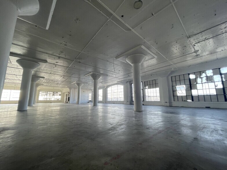 1208 Stanford Ave, Los Angeles, CA for lease - Interior Photo - Image 2 of 23