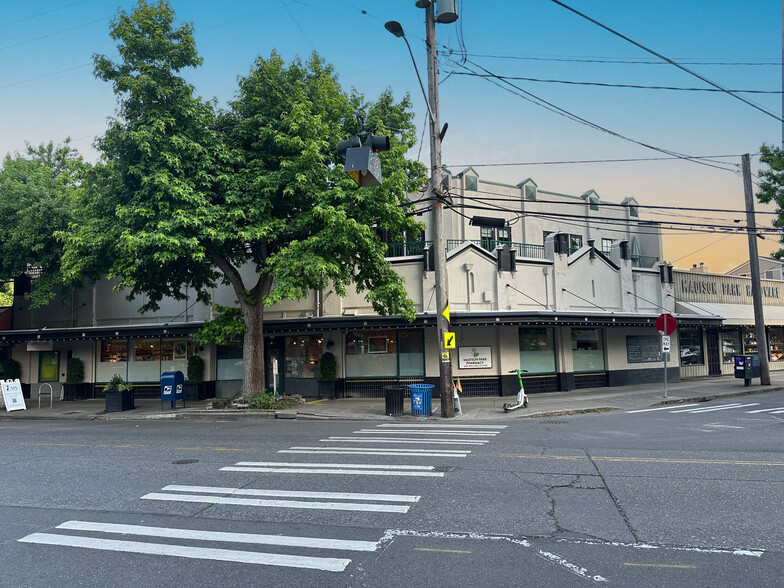 4126-4128 E Madison St, Seattle, WA for lease - Building Photo - Image 2 of 2