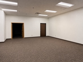 9701-9727 Valley View Rd, Eden Prairie, MN for lease Interior Photo- Image 1 of 4