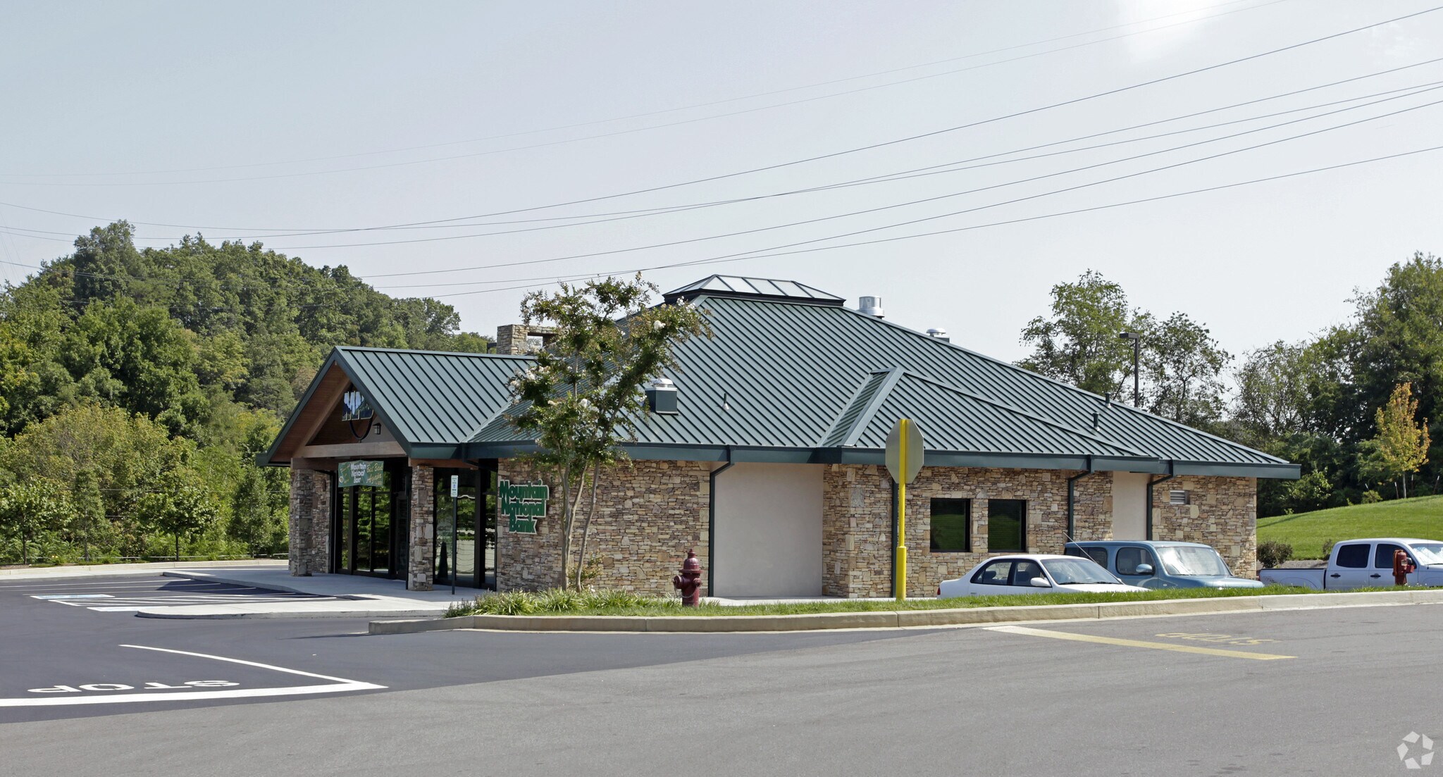 305 New Riverside Dr, Sevierville, TN for sale Primary Photo- Image 1 of 1