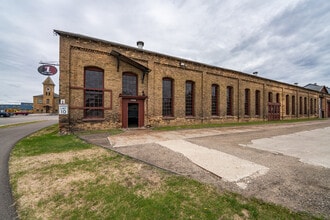 1320-1350 N Pacific Rd, Brainerd, MN for lease Building Photo- Image 1 of 9