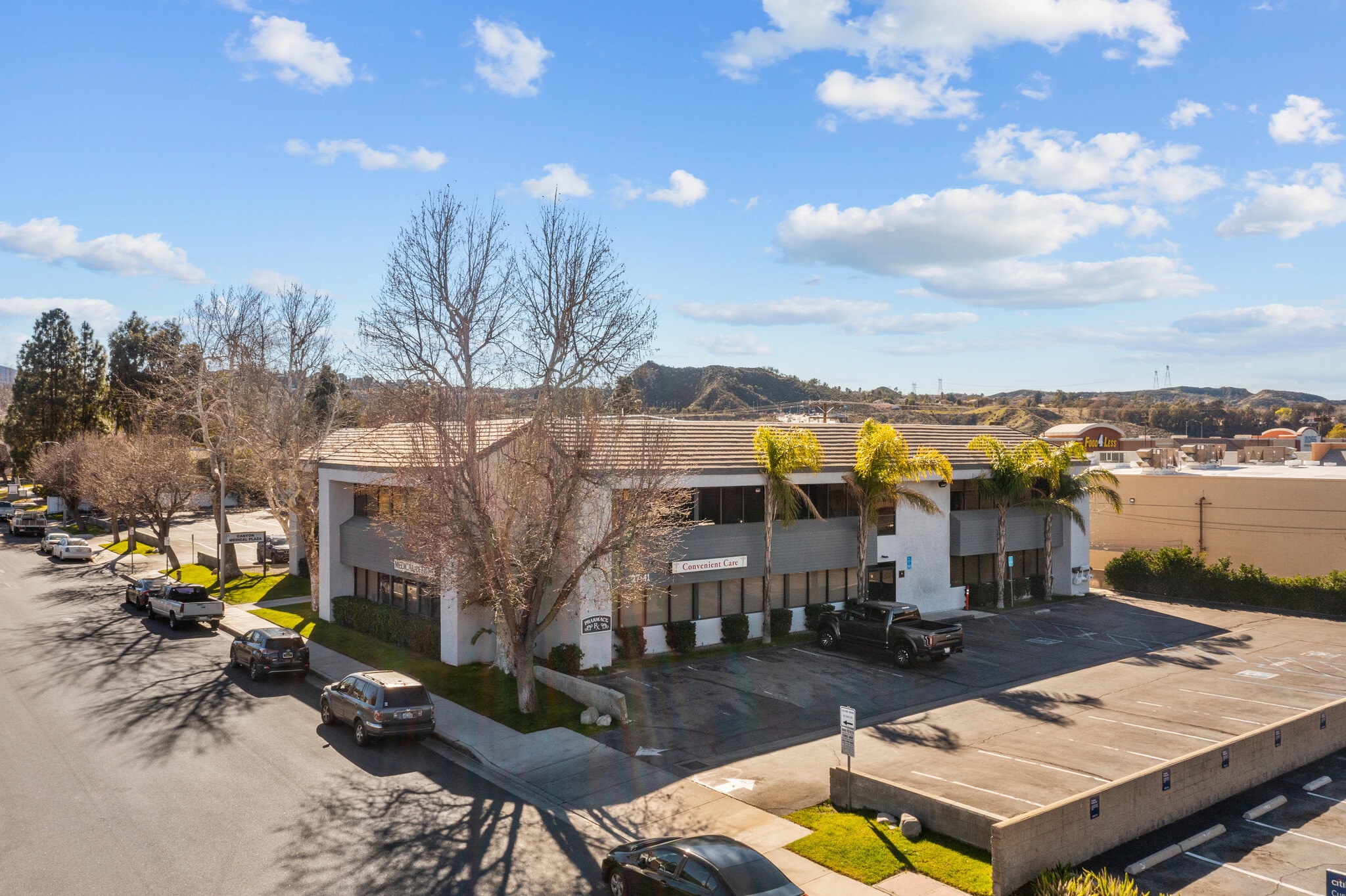 27141 Hidaway Ave, Canyon Country, CA for lease Building Photo- Image 1 of 17