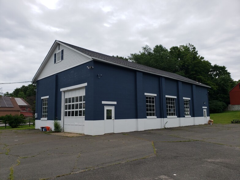 65 Sunderland Rd, Amherst, MA for lease - Primary Photo - Image 1 of 5