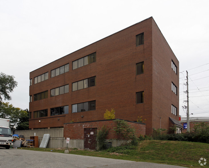 2444 Hurontario St, Mississauga, ON for lease - Building Photo - Image 2 of 2