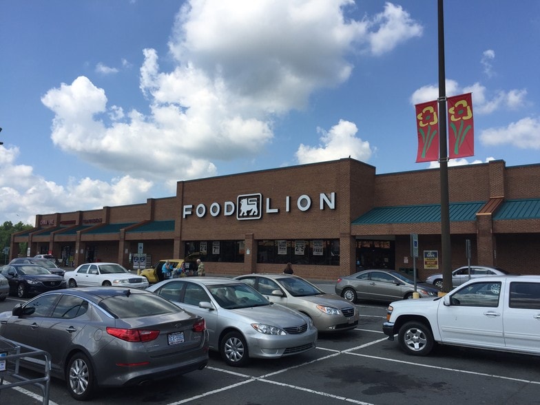 5353-5457 Gumtree Rd, Winston-Salem, NC for lease - Building Photo - Image 1 of 8