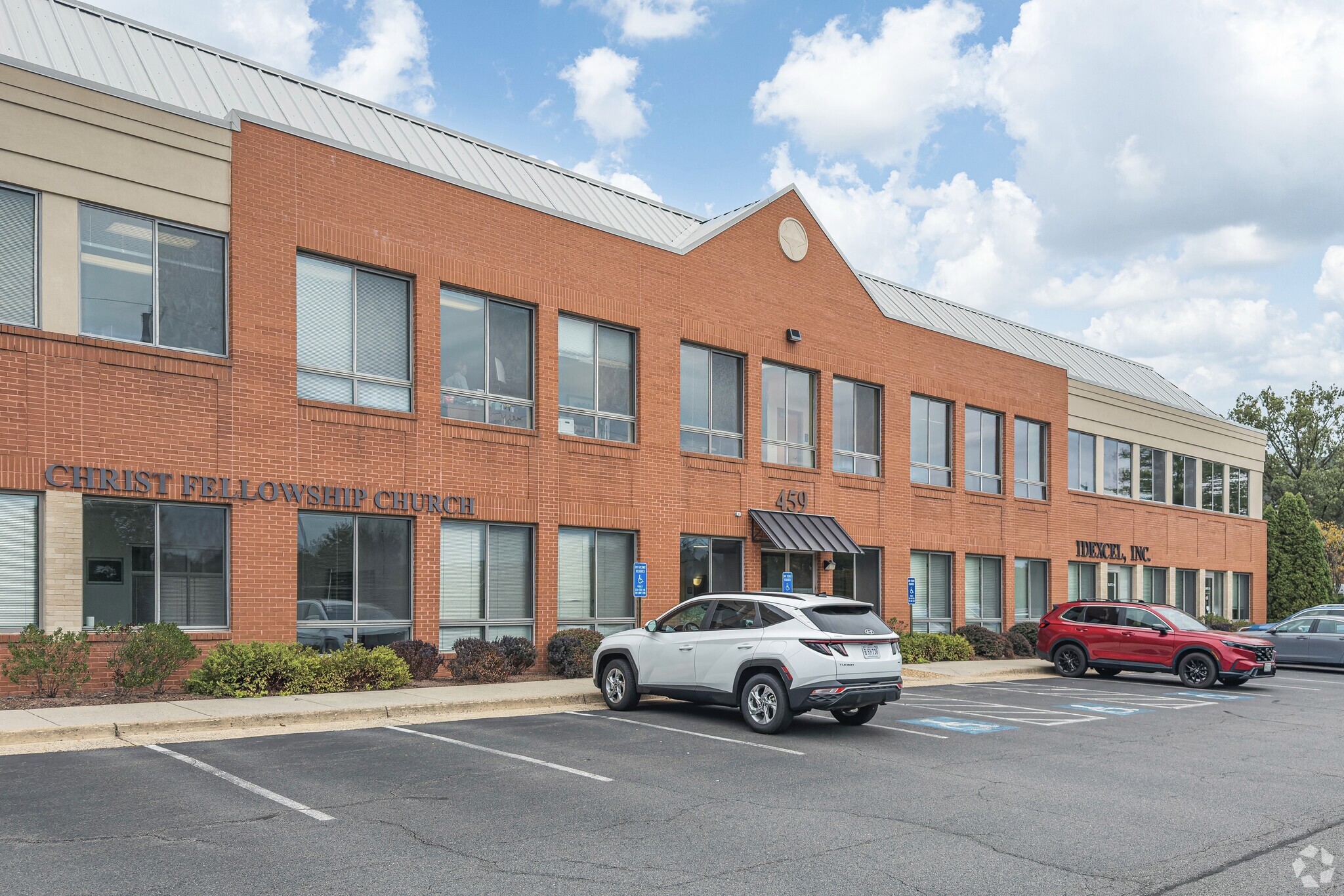 459 Herndon Pky, Herndon, VA for lease Primary Photo- Image 1 of 5