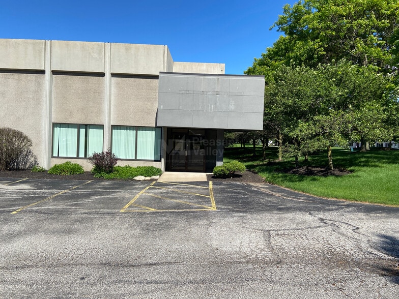 2241 Pinnacle Pky, Twinsburg, OH for sale - Building Photo - Image 3 of 4