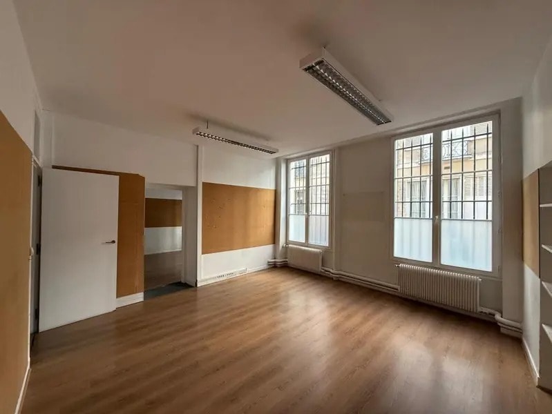 21 Rue Cassette, Paris, PAR 75006 - - - Interior Photo - Image 1 of 1