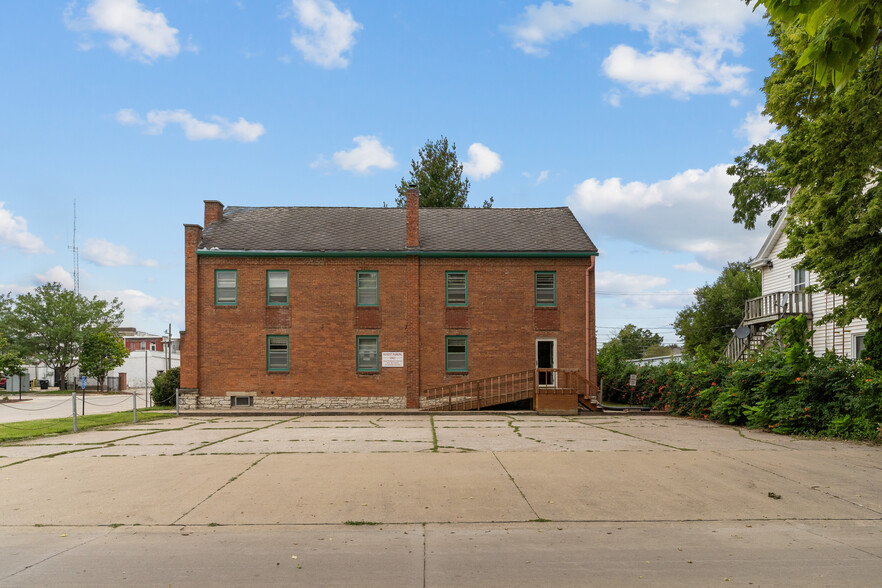 107 E Madison St, Mount Pleasant, IA for sale - Building Photo - Image 3 of 37