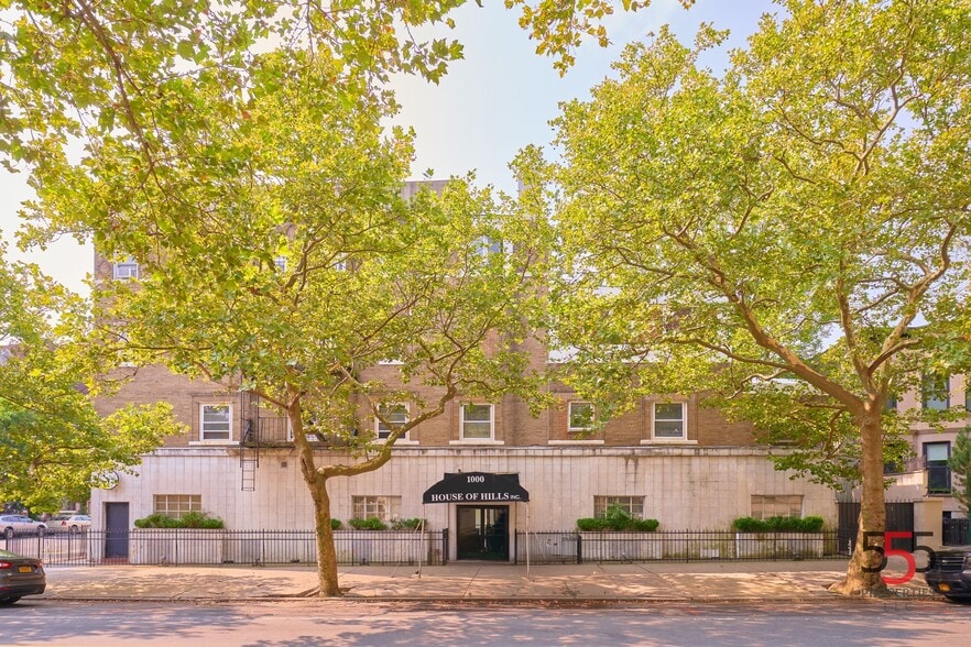 1000 Saint Johns Pl, Brooklyn, NY for sale - Building Photo - Image 2 of 21