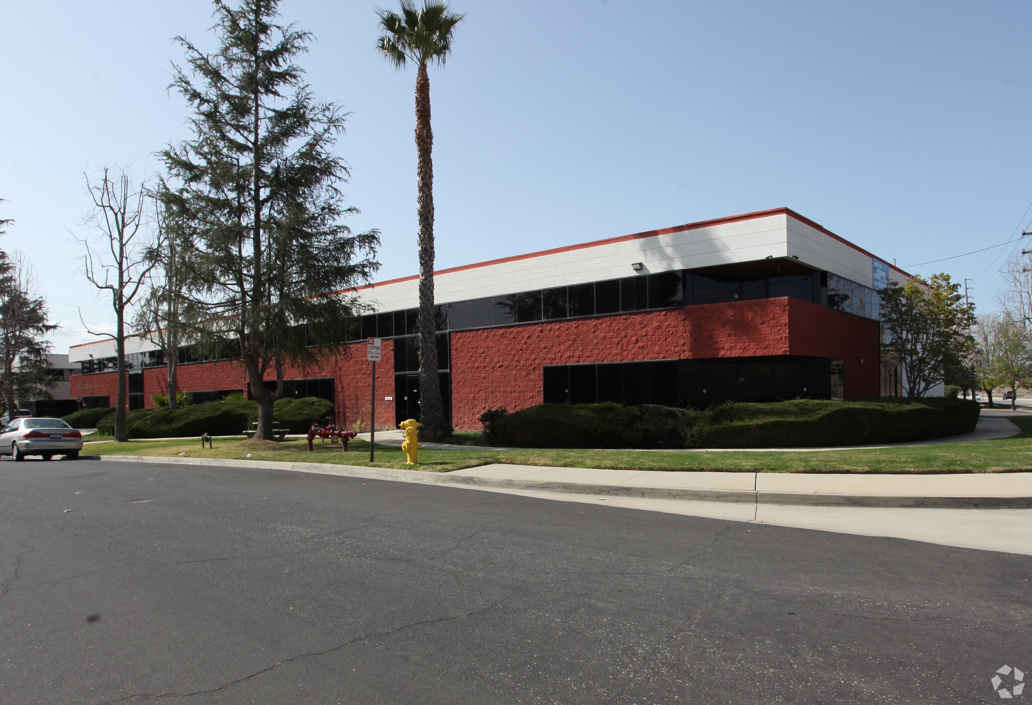 5560 Tech Cir, Moorpark, CA for lease Primary Photo- Image 1 of 4