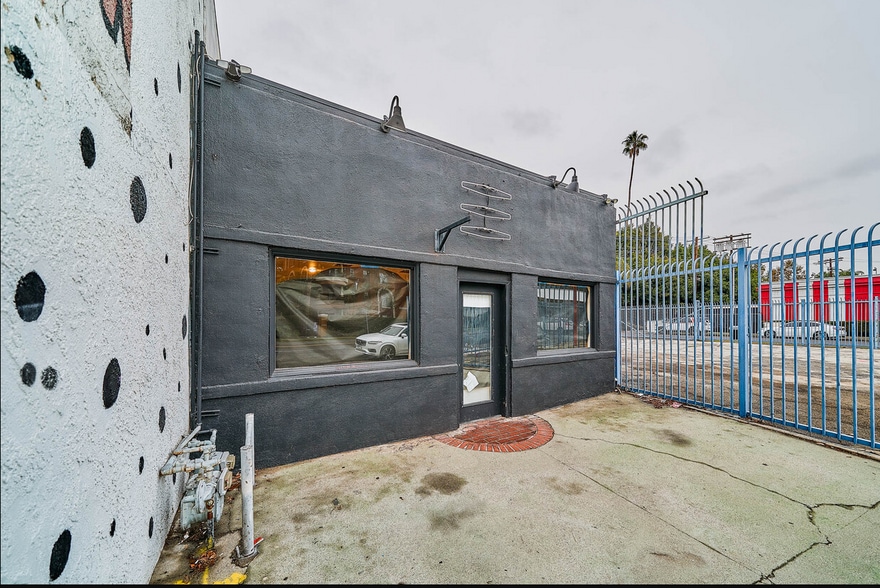 5957 W 3rd St, Los Angeles, CA 90036