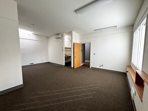 1701 NW Thurman St, Portland, OR for lease Interior Photo- Image 1 of 5