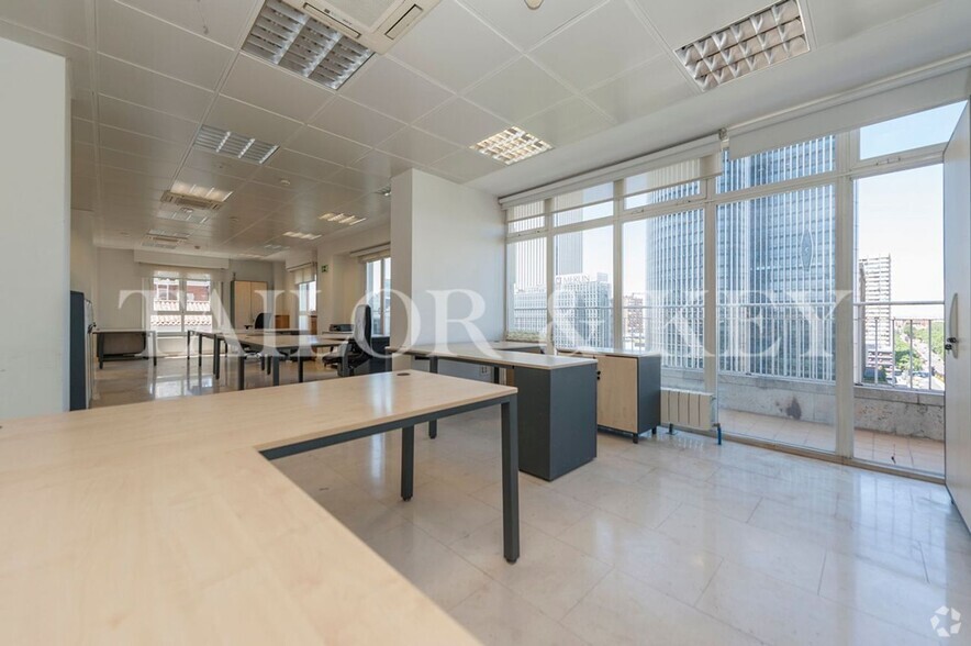 Office in Madrid, Madrid for sale - Interior Photo - Image 1 of 1