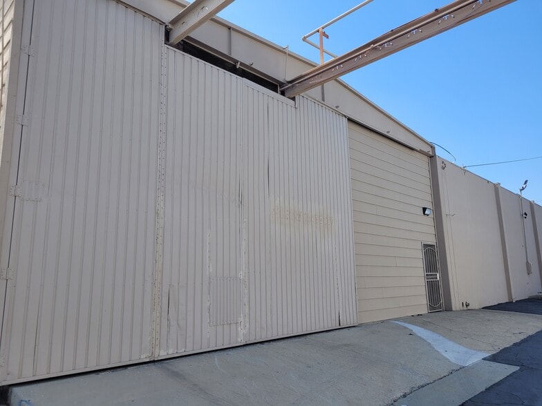 1009-1033 Brooks St, Ontario, CA for lease - Building Photo - Image 3 of 26