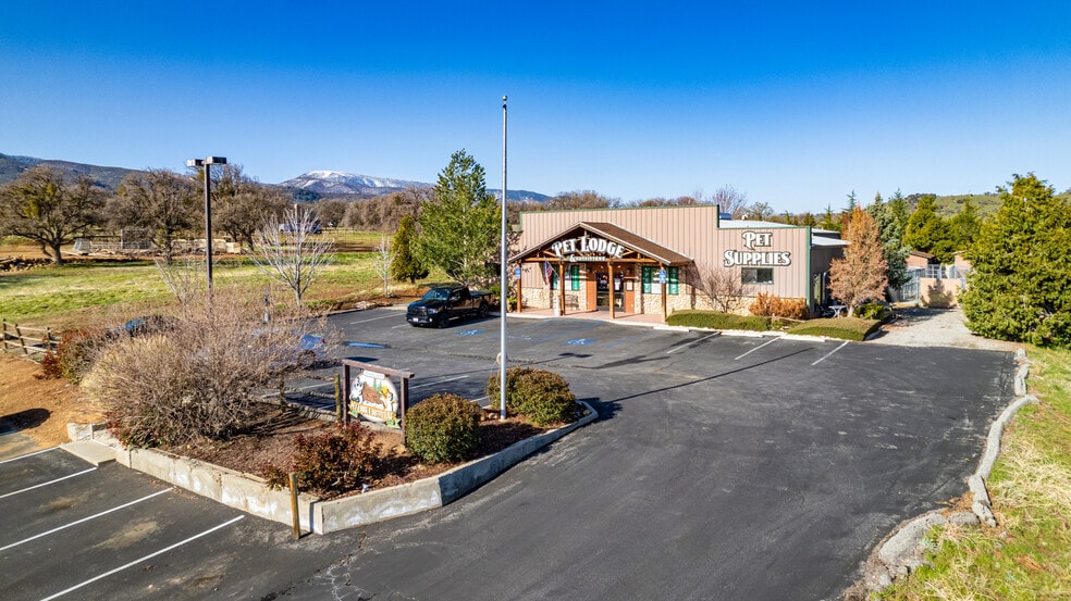 20693 Woodford Tehachapi Rd, Tehachapi, CA for sale - Building Photo - Image 3 of 5