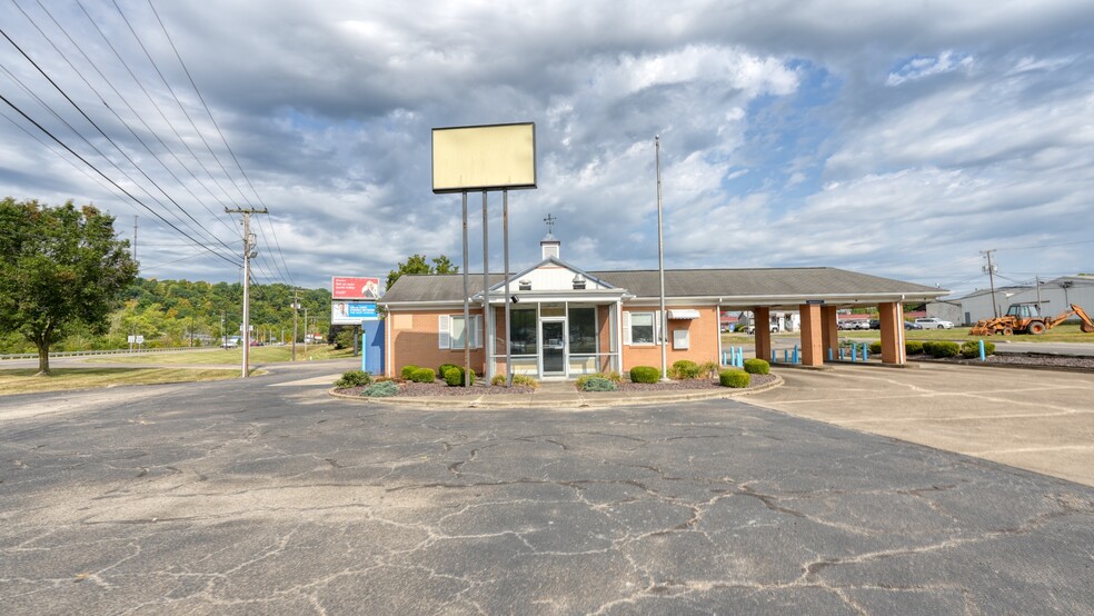 1310 Woodlawn Ave, Cambridge, OH for sale - Building Photo - Image 2 of 43