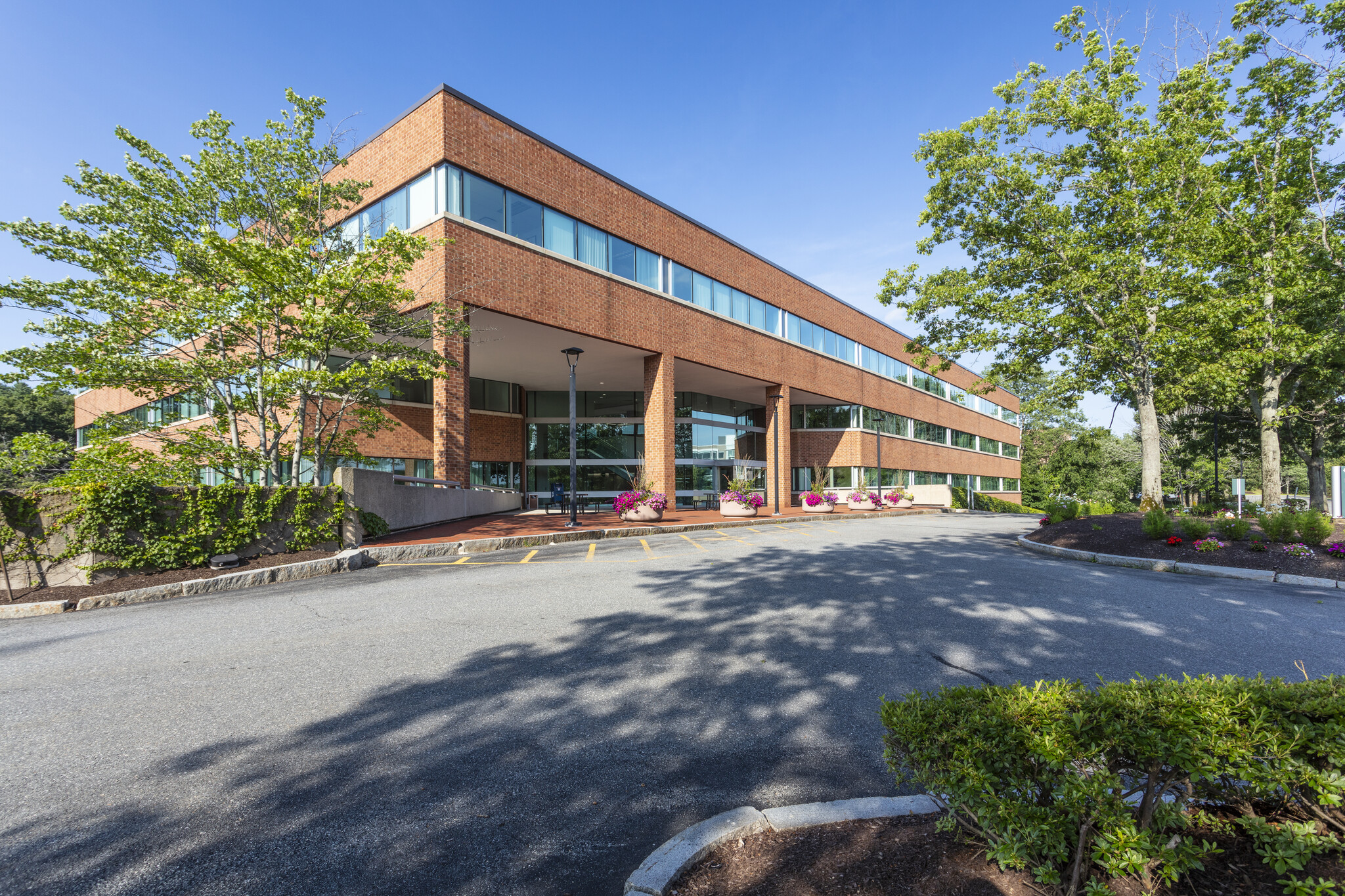 5 Burlington Woods Dr, Burlington, MA for lease Primary Photo- Image 1 of 29