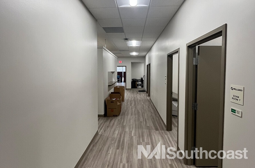 201 Flamingo Dr, Apollo Beach, FL for sale - Interior Photo - Image 2 of 7