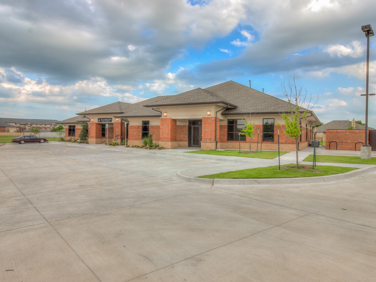 3928 W Tecumseh Rd, Norman, OK 73072