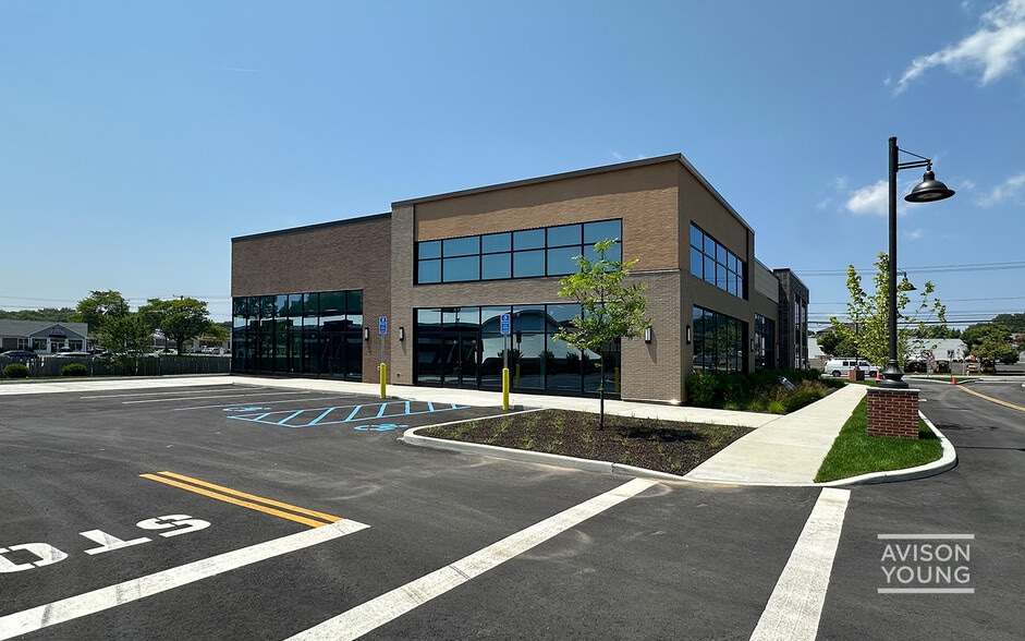 677 Connecticut Ave, Norwalk, CT for lease - Building Photo - Image 1 of 3