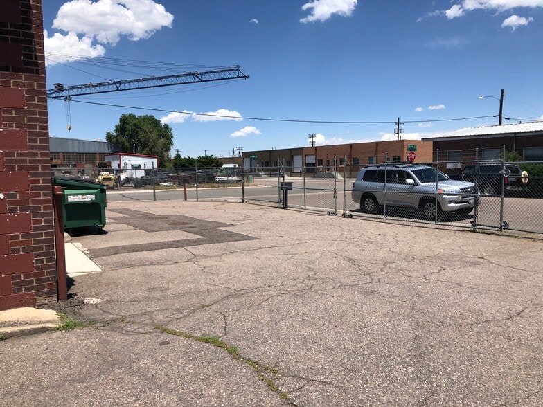 1201 W Lehigh Pl, Englewood, CO for lease - Building Photo - Image 2 of 22