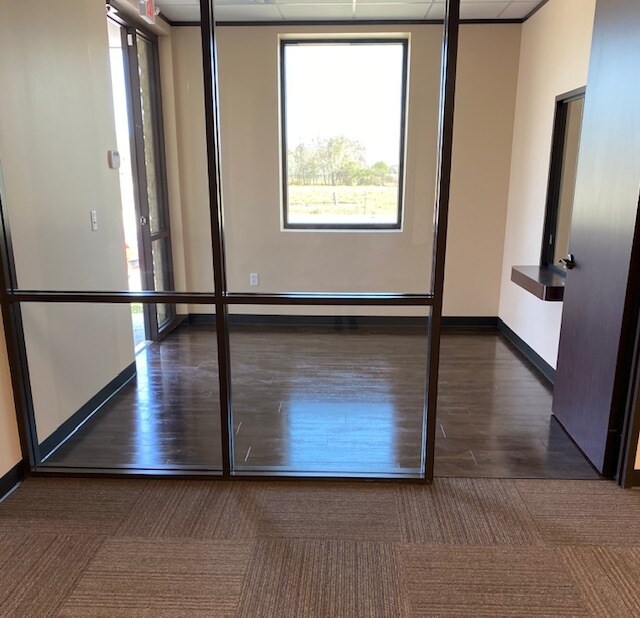 4484 Genoa Red Bluff Rd, Houston, TX 77059 Port Commerce Business Park